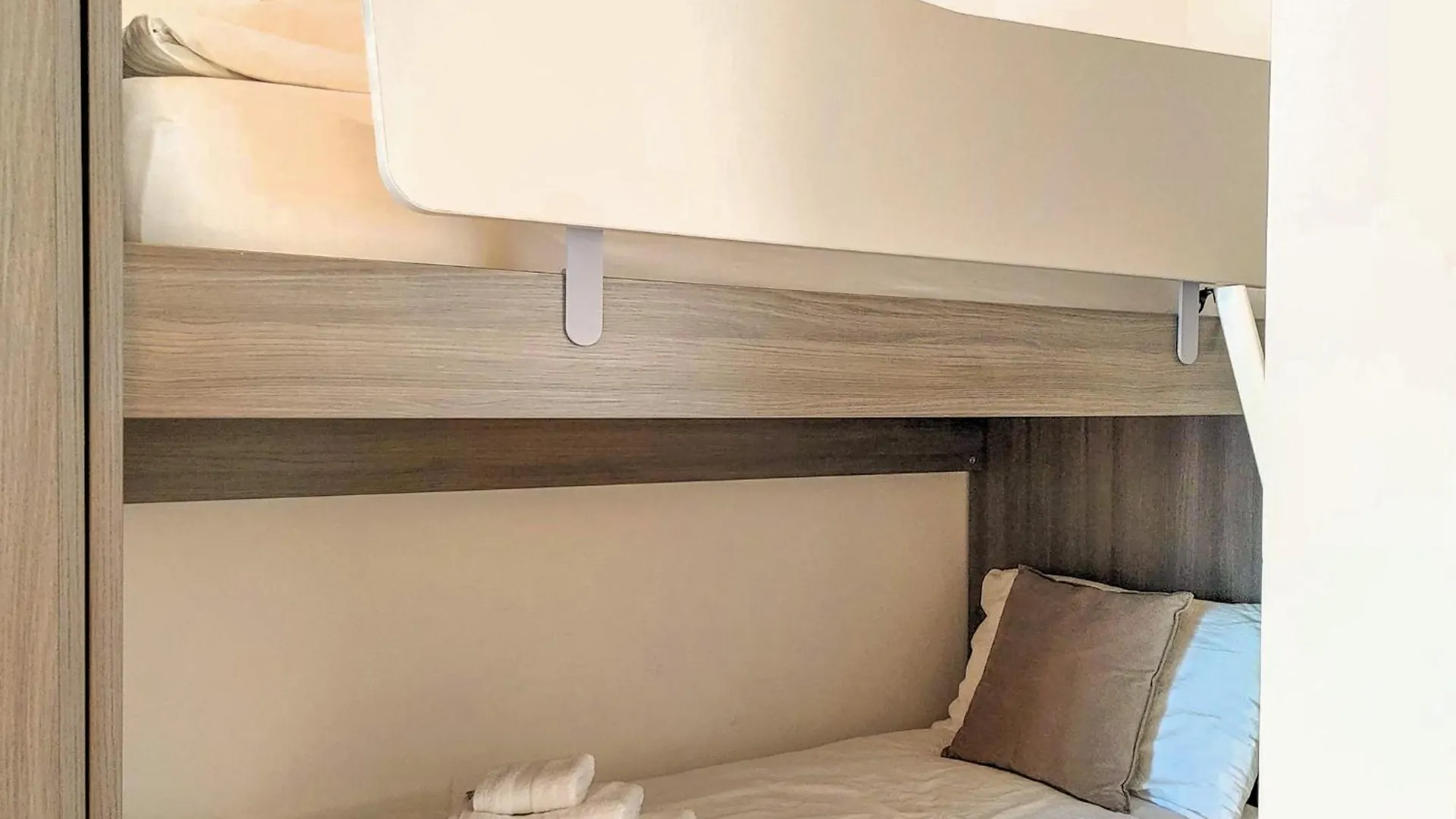 Appartamento Dascio Emotion Ferienwohnung Mit Terrasse Am See Italia
