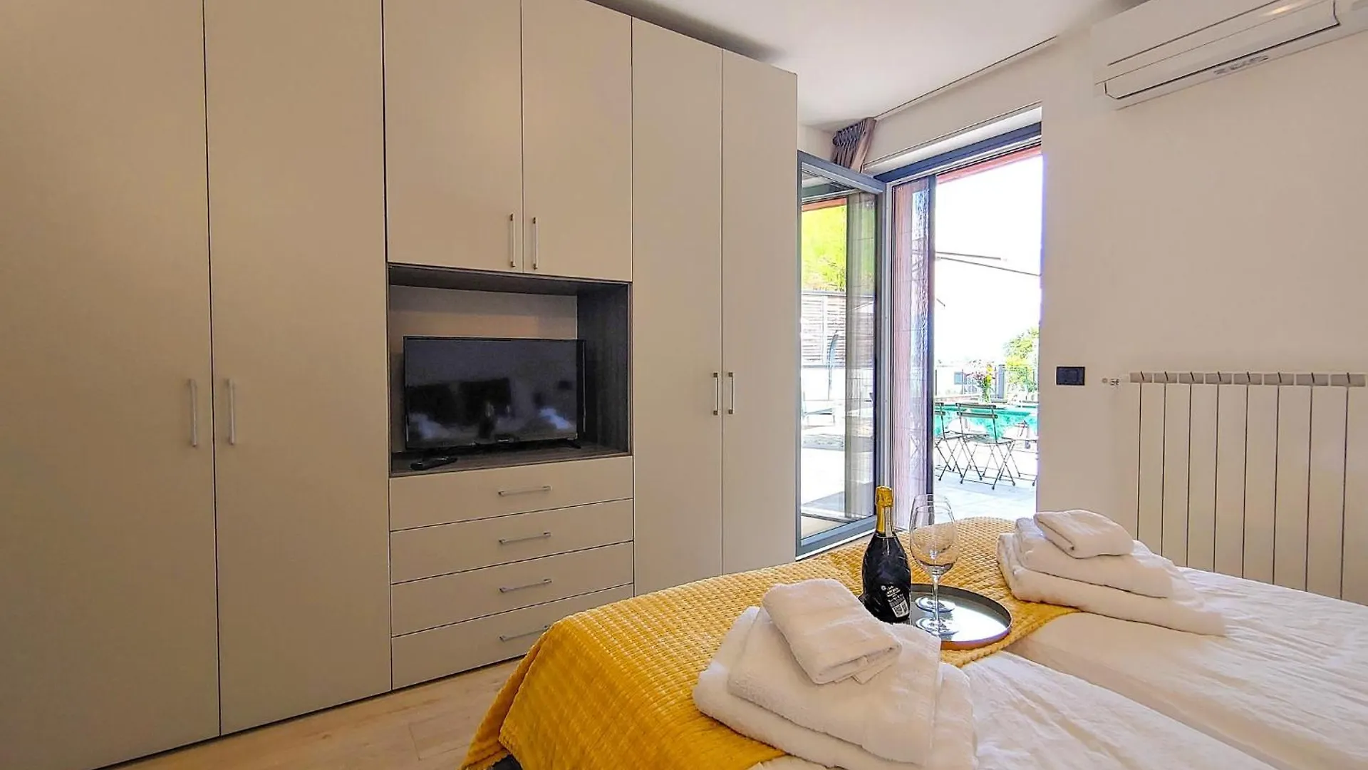 Dascio Emotion Ferienwohnung Mit Terrasse Am See