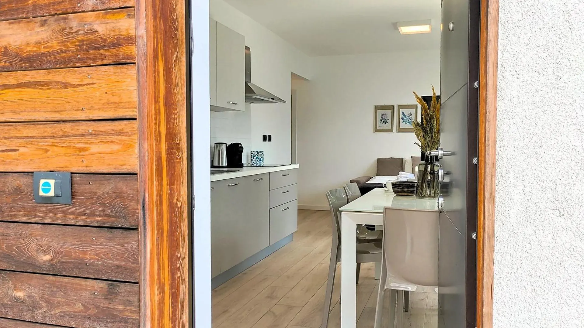 Dascio Emotion Ferienwohnung Mit Terrasse Am See 0*,
